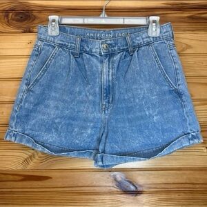 American eagle mom short hi-waisted cuffed short shorts size 6
